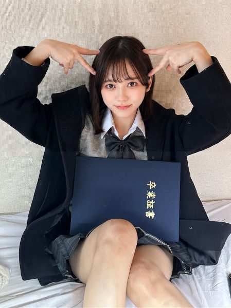 FC2PPV-4904550-RM [Reducing Mosaic] [Graduated in March 2026] Former idol research student F cup 18 year old real beauty Appearing in uniform High price negotiations No pills Creampie Rare Gonzo * Only a few left